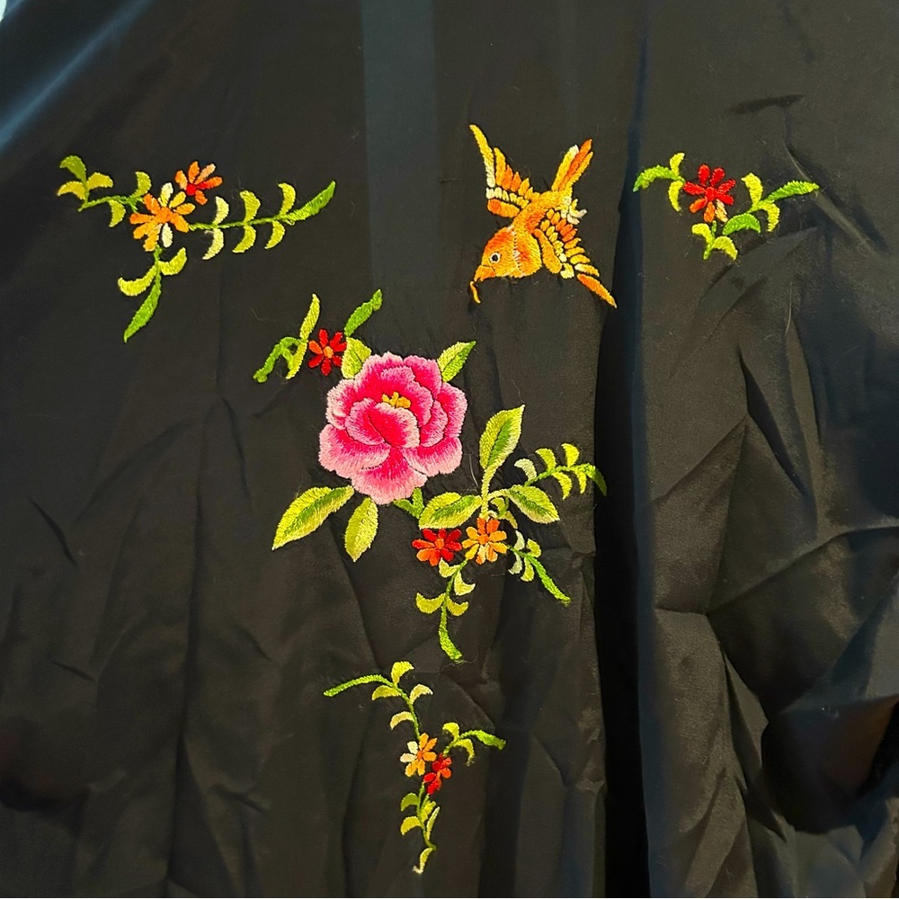Handmade Silk Embroidered Robe - Picture 2 of 4